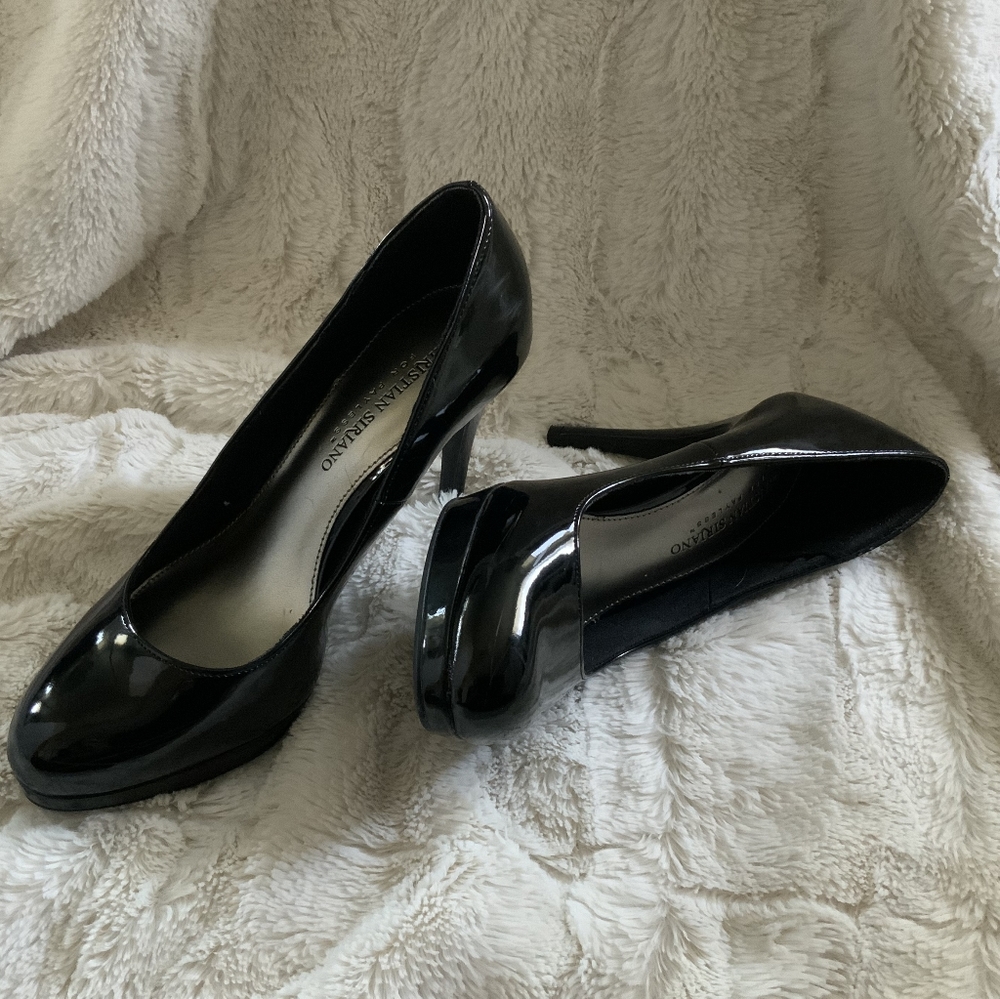 Christian Siriano classic black pumps